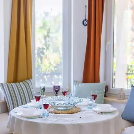 Villa Asterion, Peninsula