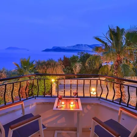 Villa Asterion, Peninsula